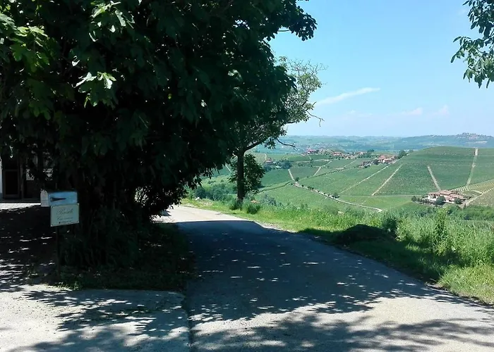 Brisile Casavacanze * Barbaresco